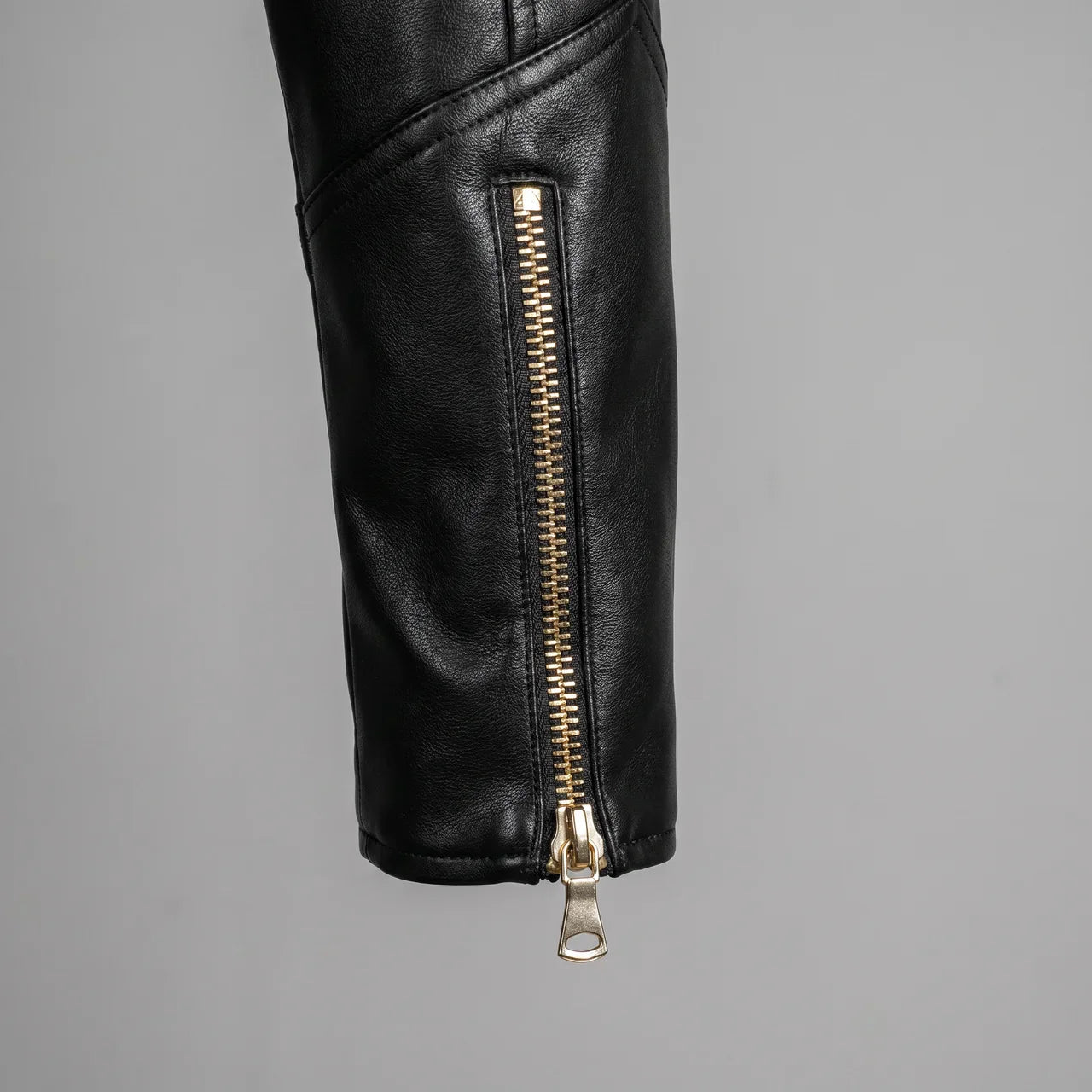 MotoArt Leather Lioncrest Cropped Moto Jacket